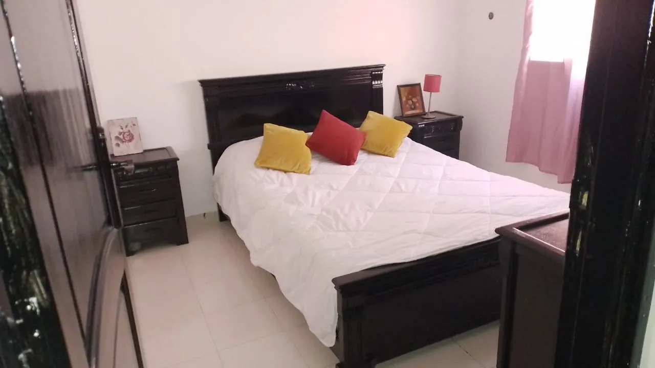 Appartement à louer à la journée, 5e étage, Casablanca, 2 chambres et salon.