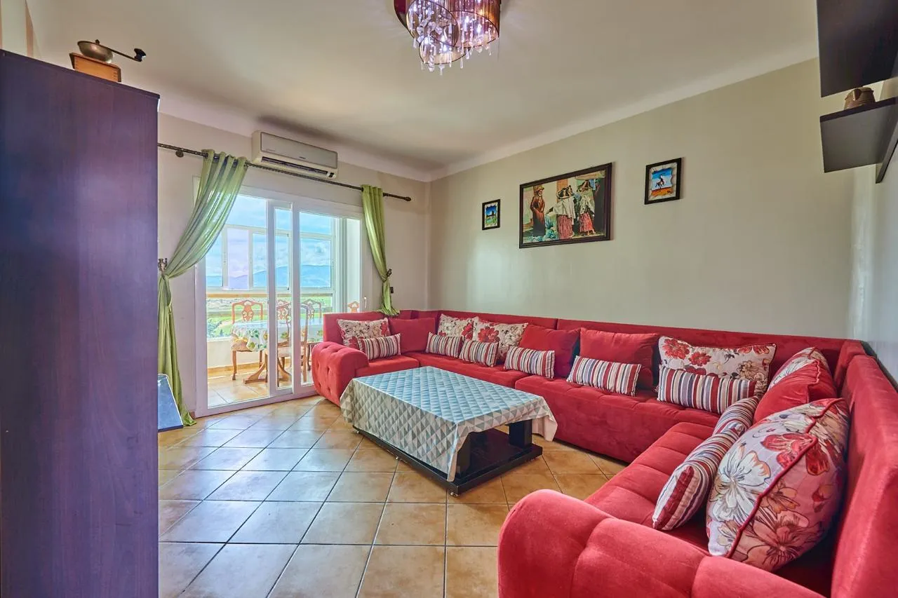 Bel appartement à vendre et à louer à Oued Laou  2e étage, 72 m², 2 chambres