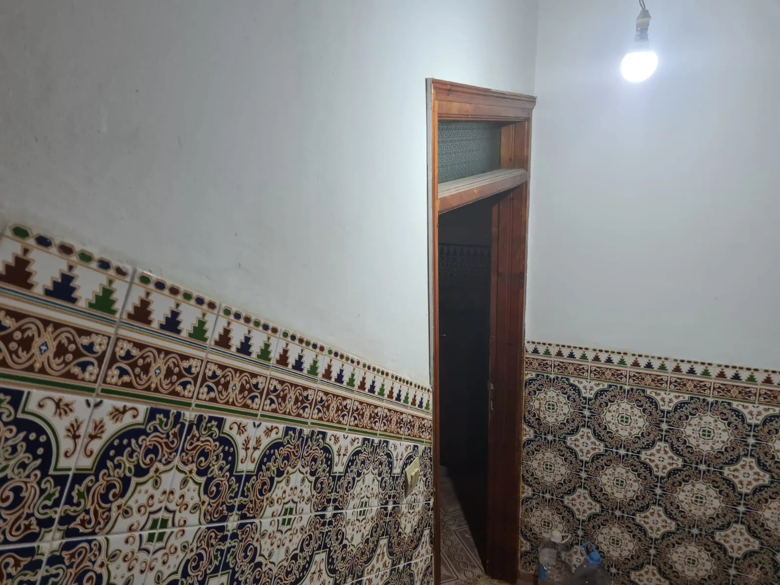 Maison indépendante à vendre à Tanger, 2 étages, garage et titre légal