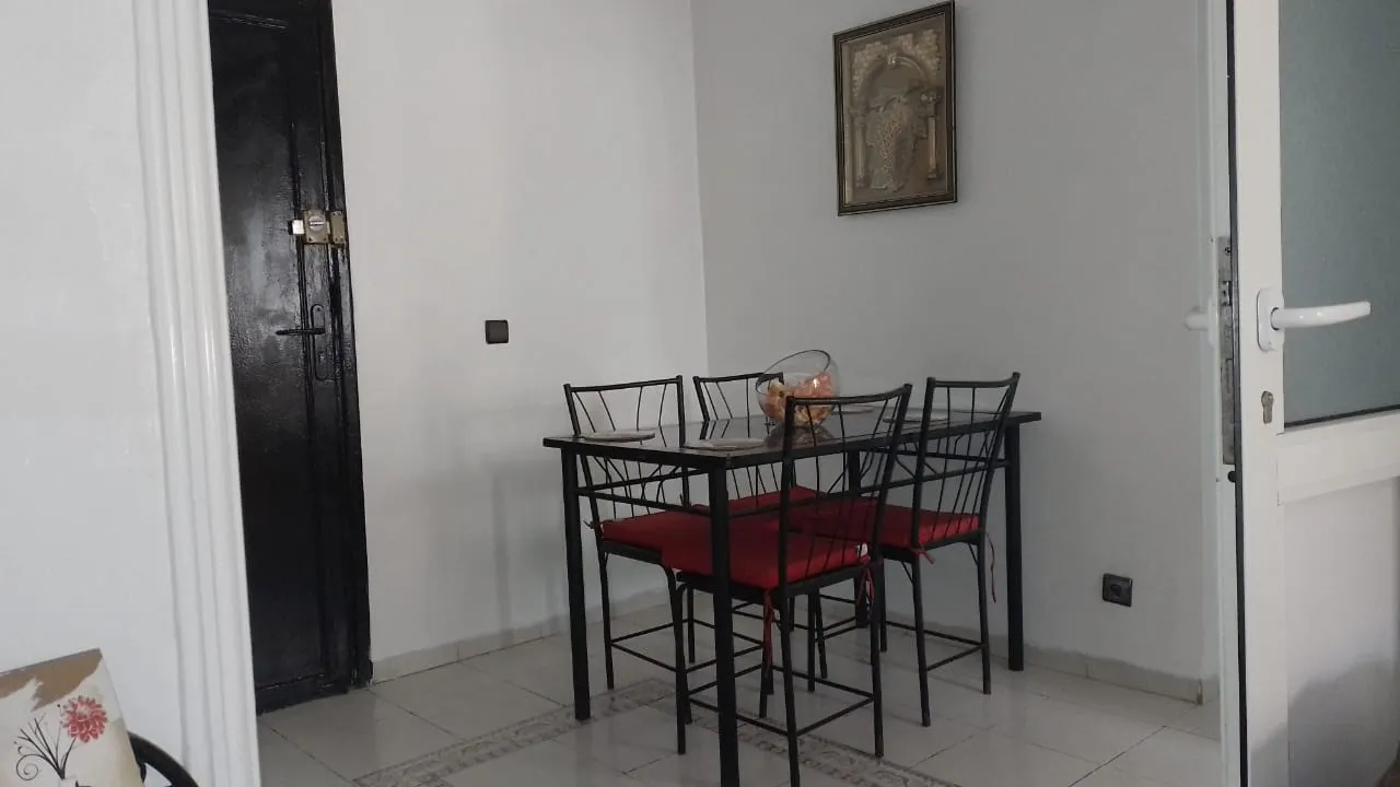 Appartement à louer à la journée, 5e étage, Casablanca, 2 chambres et salon.