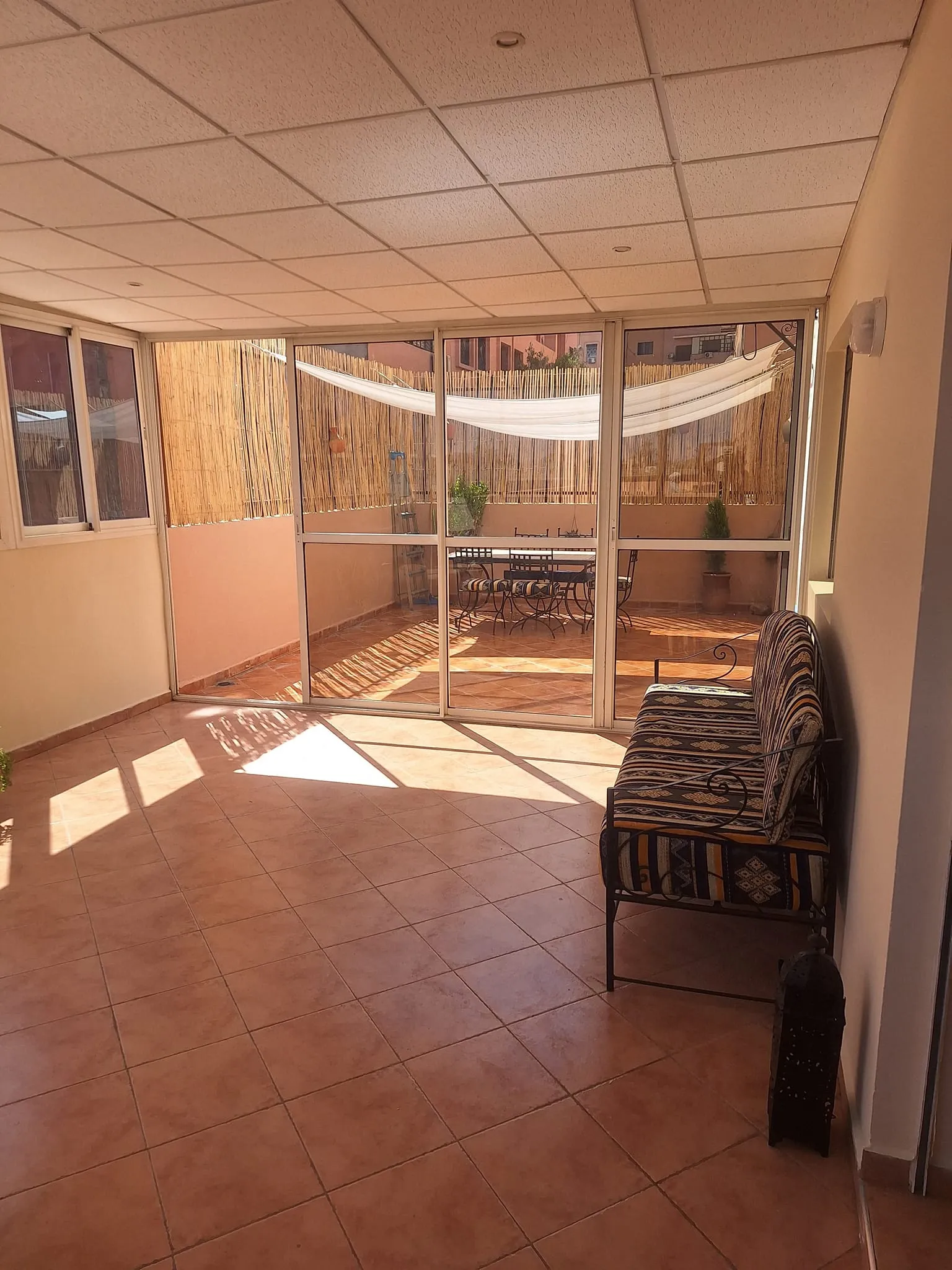 Appartement meublé de luxe à louer à Marrakech, près de Majorelle et Carrefour.