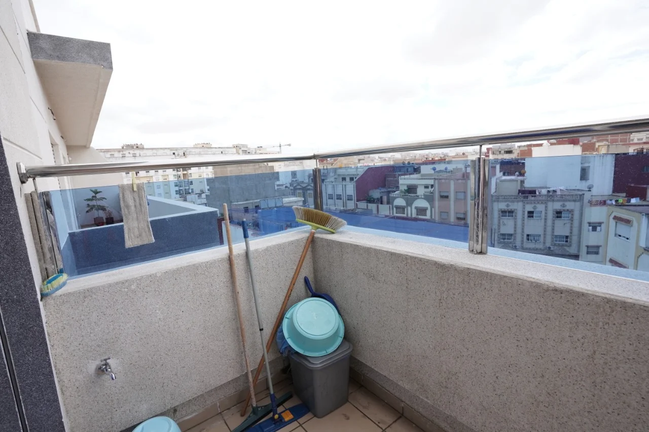 immeuble a vendre à bouzghlal M'diq 3 appartements 2 garagers  Ensoleillé