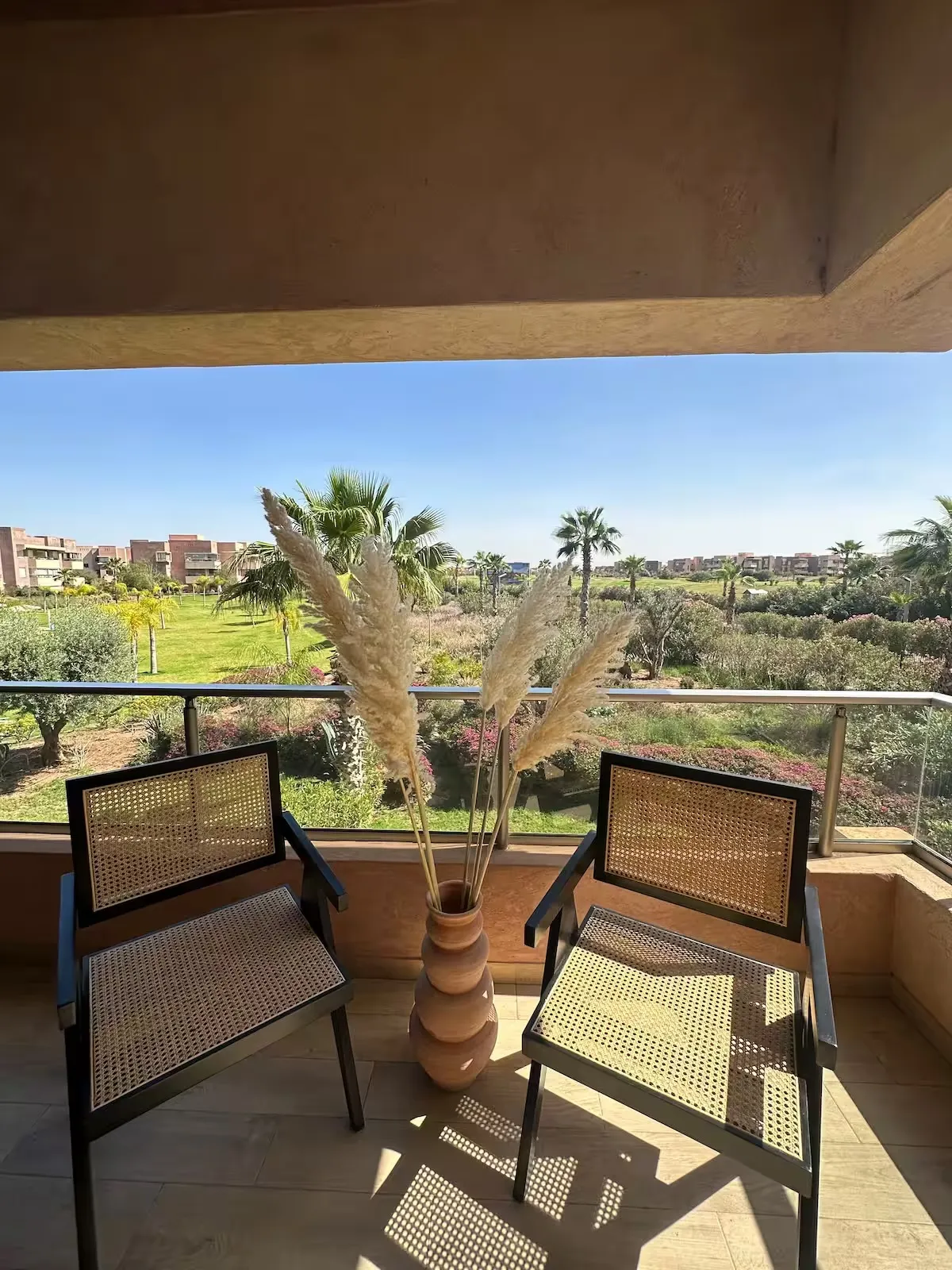 Un bel appartement à louer à Marrakech, doté d’un design moderne et élégant.