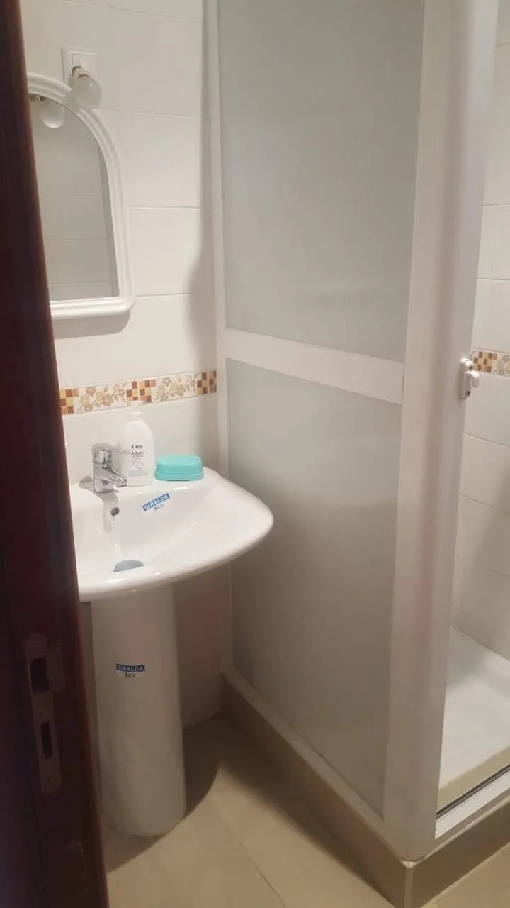 Appartement à vendre de 80 m² au premier étage, une chambre et d'un salon.
