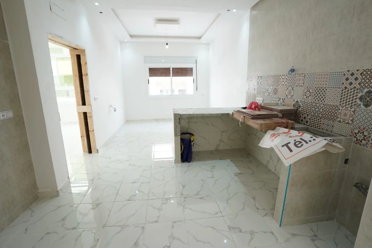 Appartement parfait à vendre à Tétouan 3 chambres 3 salons 155 mètres 1èr étage 