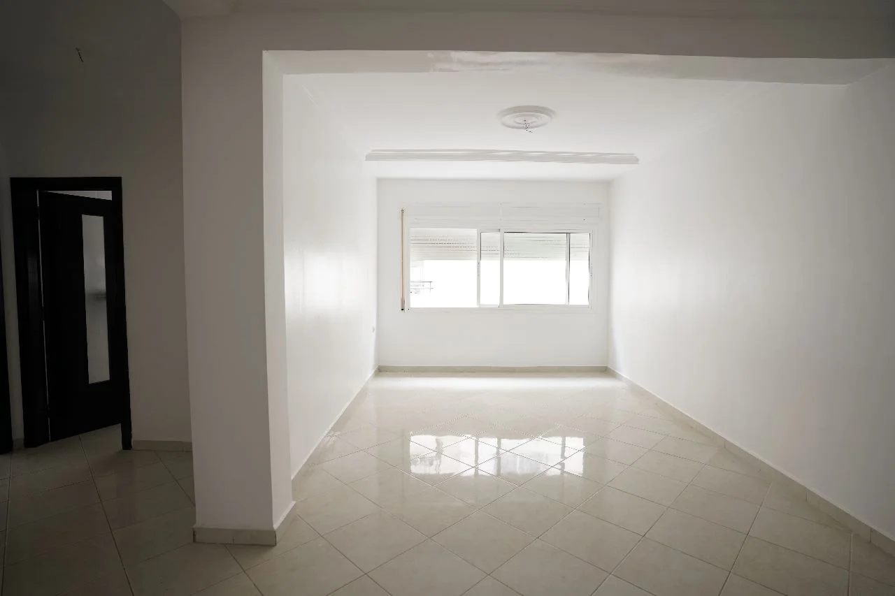 Appartement à vendre à Tétouan 3 chambres 2 salon 2 balcon 2ème étage 83 M²