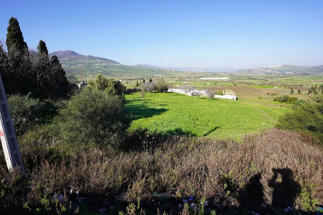 Terrain à vendre à ben qarich, 3500 mètres, convenant à la construction, propriété