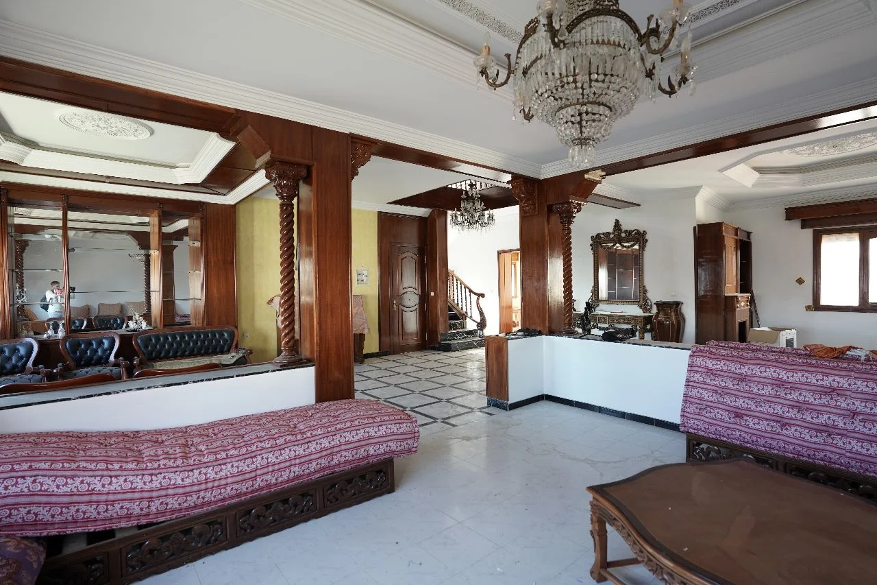 Duplex à vendre dans la ville de Tétouan 5 chambres 3 salons 4 balcons 300 M² 