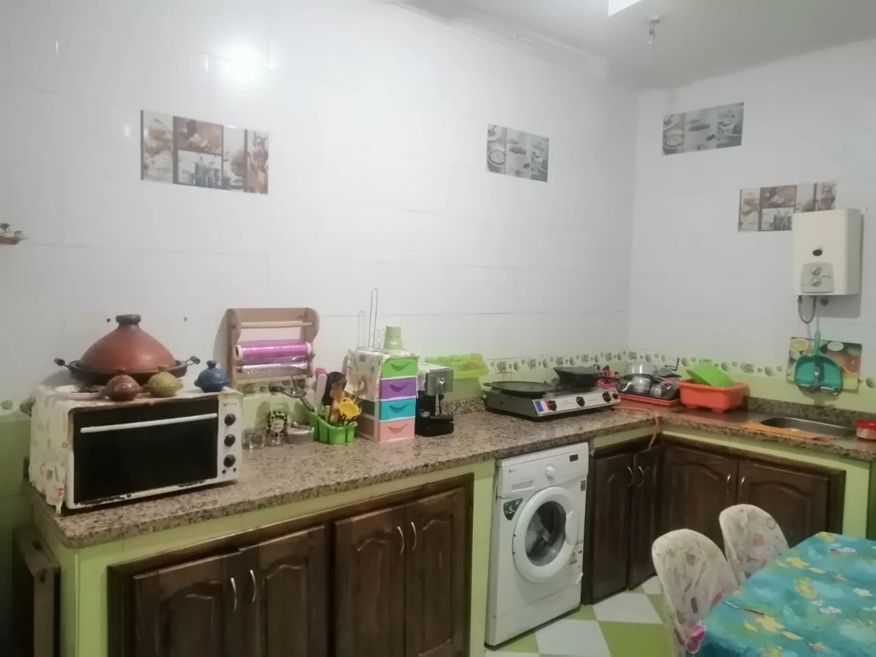 Appartement à vendre à Tétouan, rez-de-chaussée, 2 chambres, superficie 75