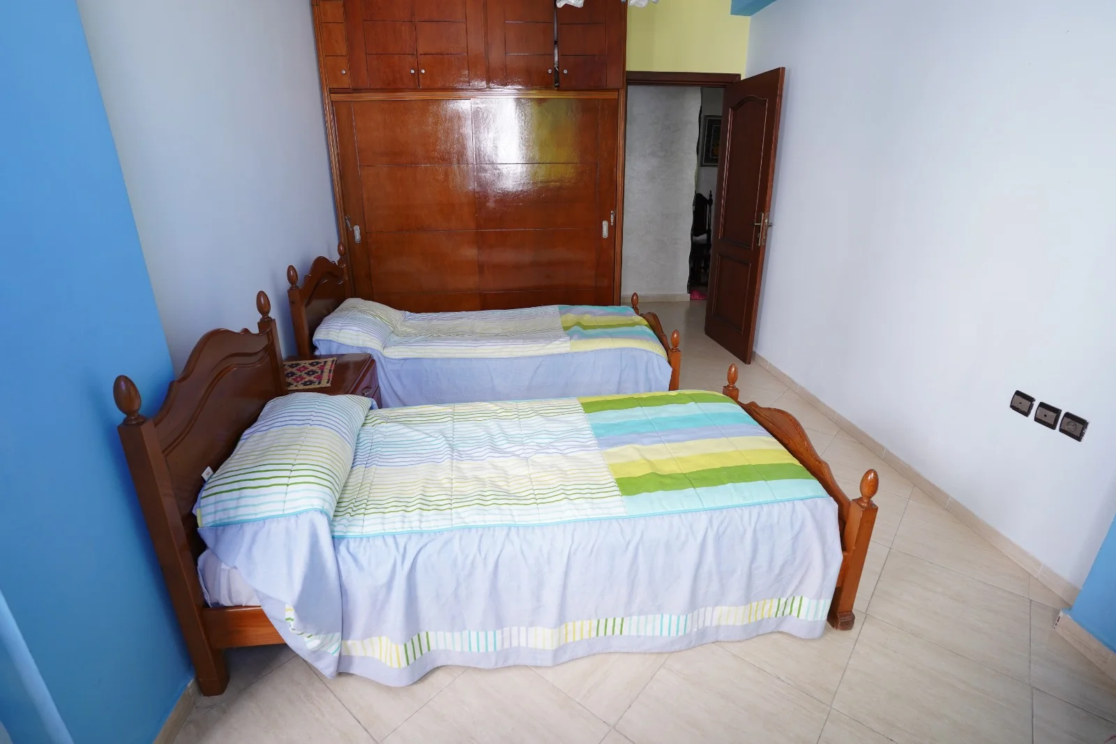 appartement à vendre à tetouan 4ème etage Titrée 2 chambre 2 salon 2 balcon 136 mètres