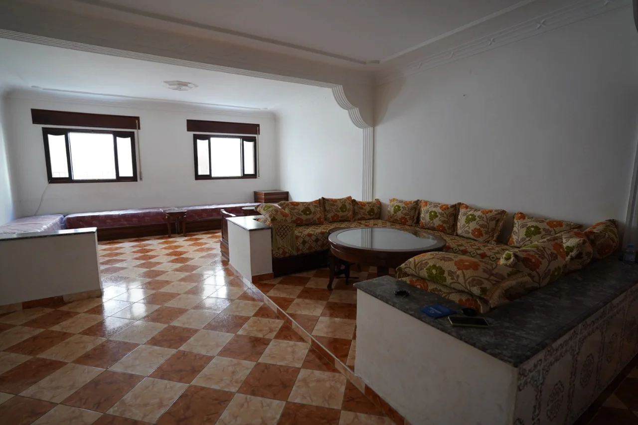  appartement parfait à vendre à Tétouan 2 chambre 2 salon 106 mètres 1er etage