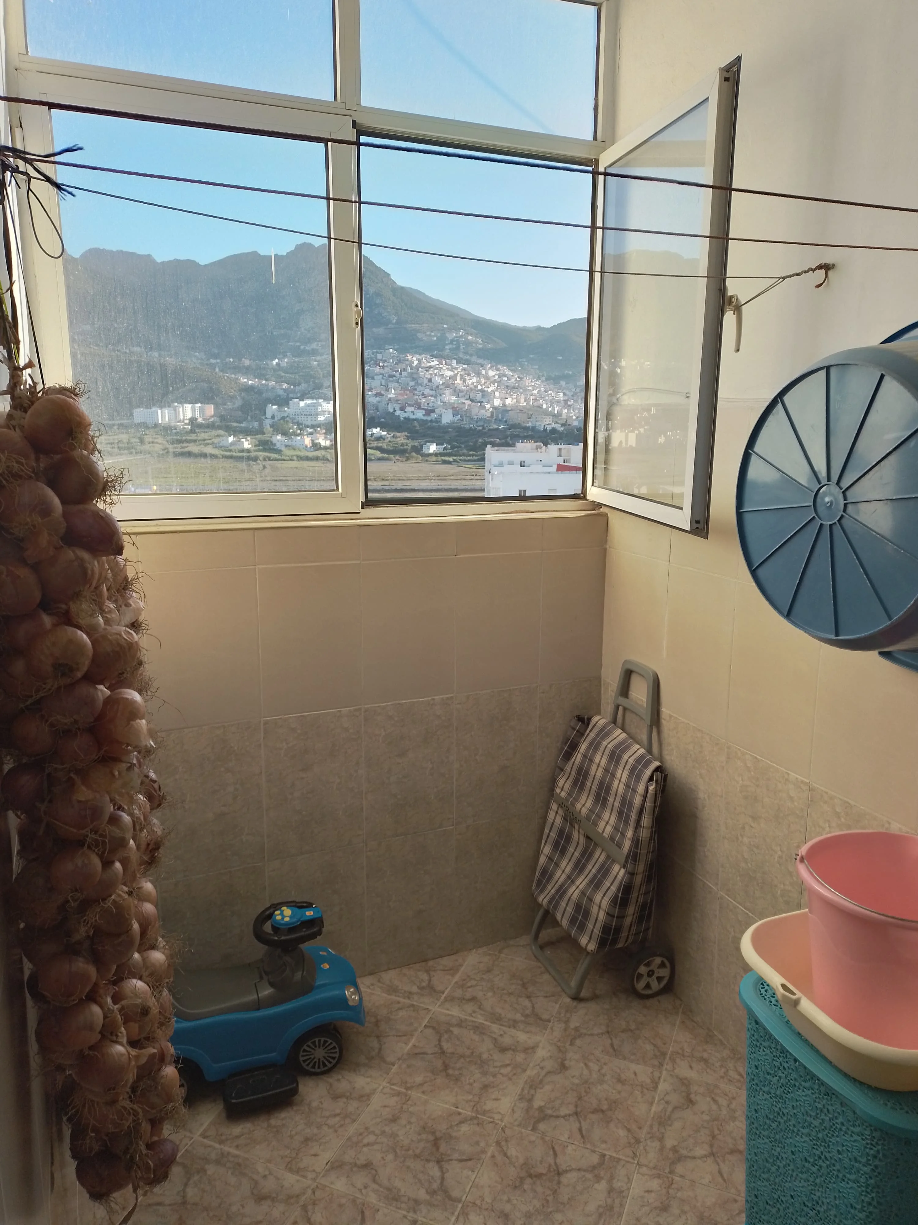 Appartement titré à vendre à Tétouan, de 89 mètres situé au 4ème étage.