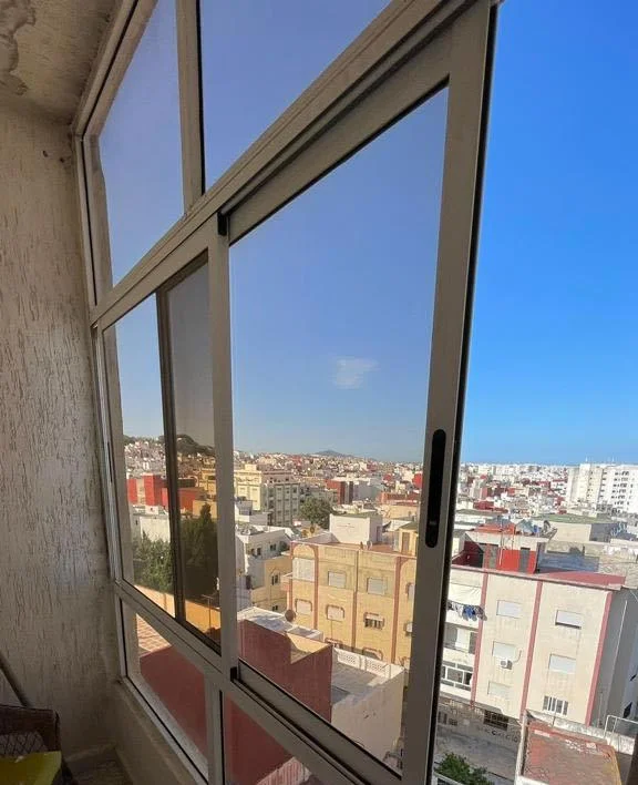 Appartement à vendre à tetouan salon 2 chambre balcon 4ème étage 77 mètres