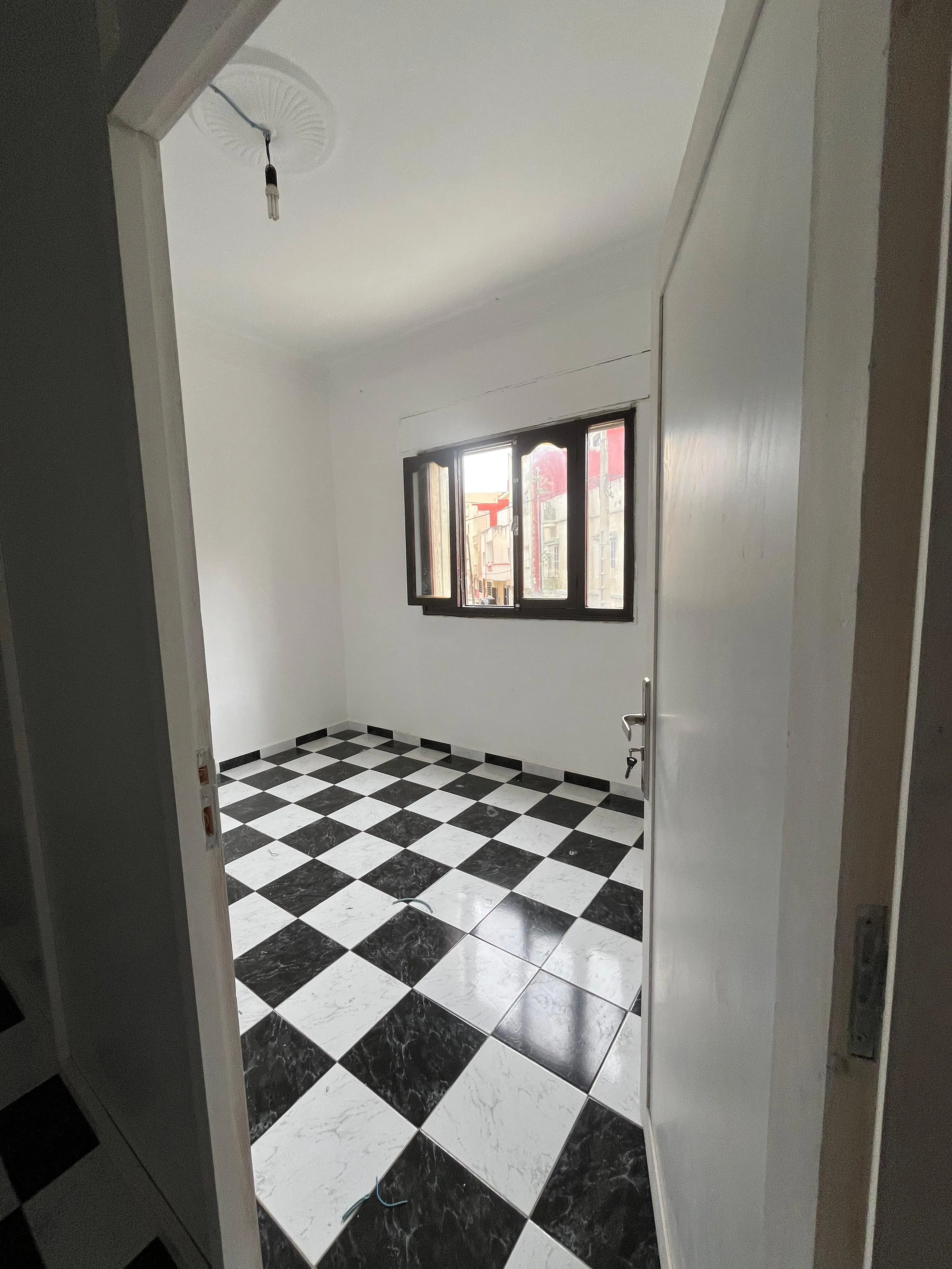Appartement à Louer à Tétouan   1er Étage, 3 Chambres et 2 Salons