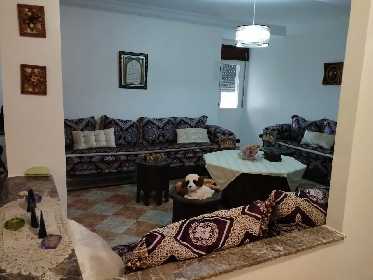 Appartement titré à vendre au troisième étage, composé de 2 chambres et un salon