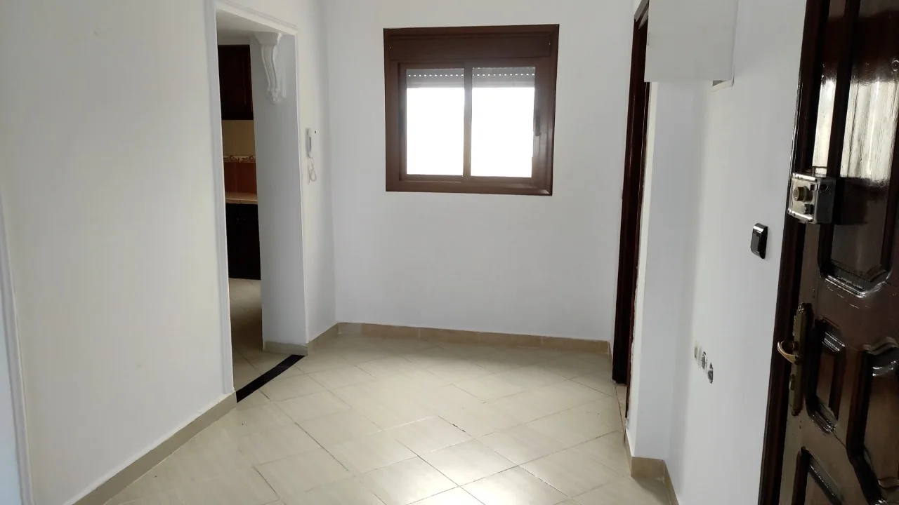 Appartement A vendre à Tétouan au centre ville 2 salon 2 chambre 85m² à 3 étage 