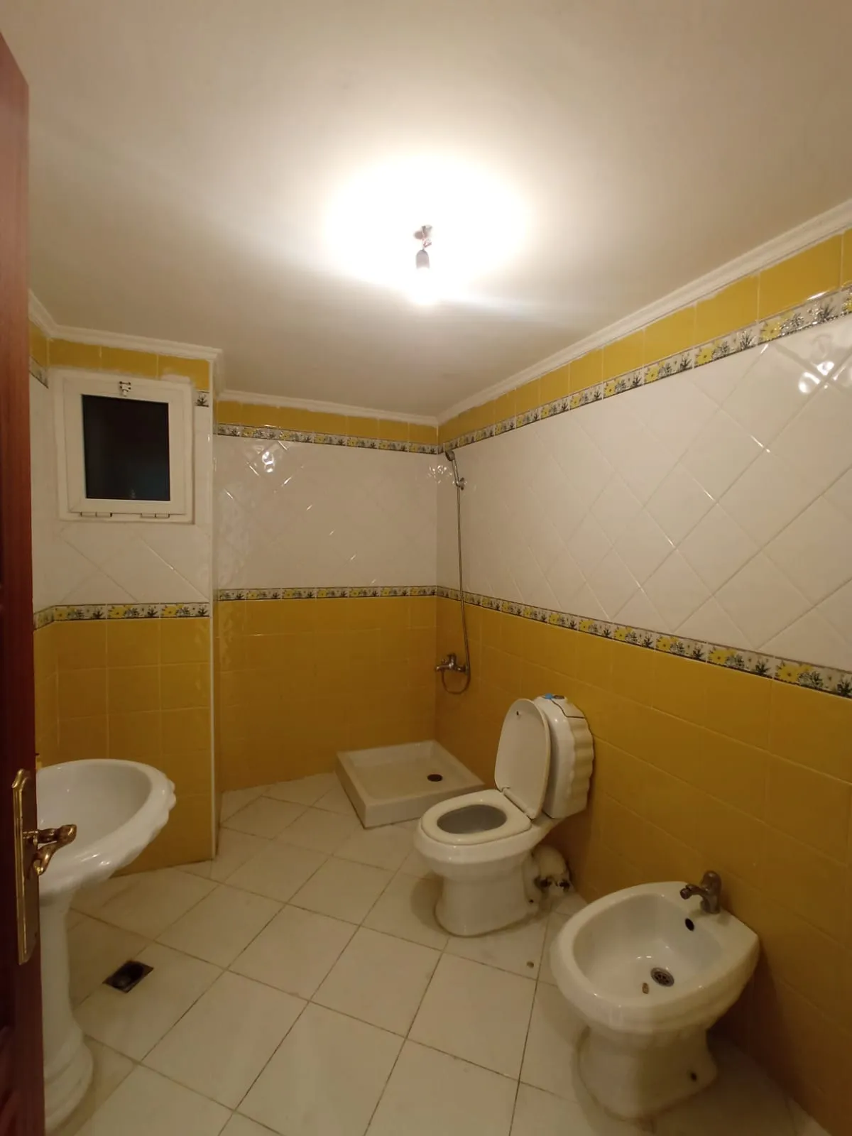 Spacieux appartement à vendre au centre-ville de Tétouan 214 m², 3 chambres