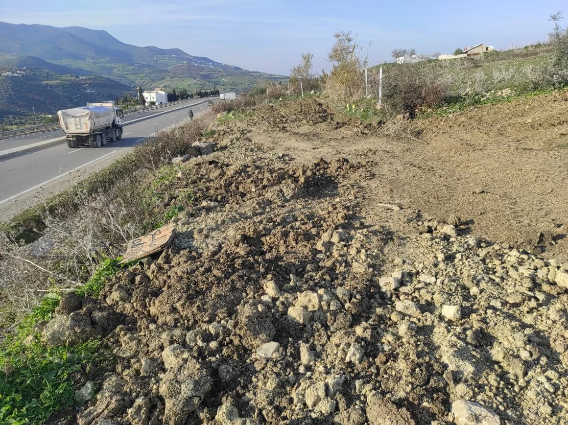 Terrain Agriculture a vendre a cote de tétouan 2341 m² 4 facades Titrée Villa R3