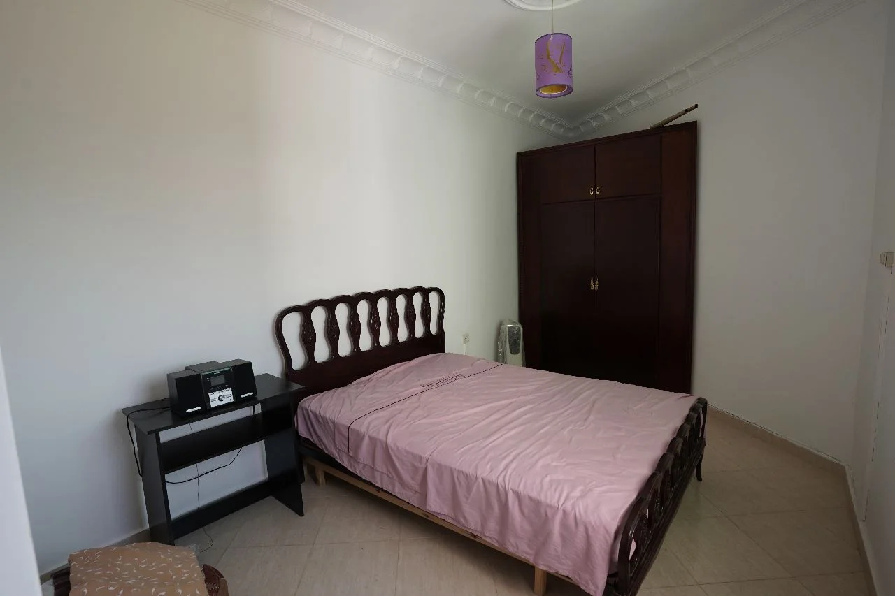 bel Apparetement à vendre ét à louer à tetouan  Salon balcon Chambre 4ème étage 54 mètres