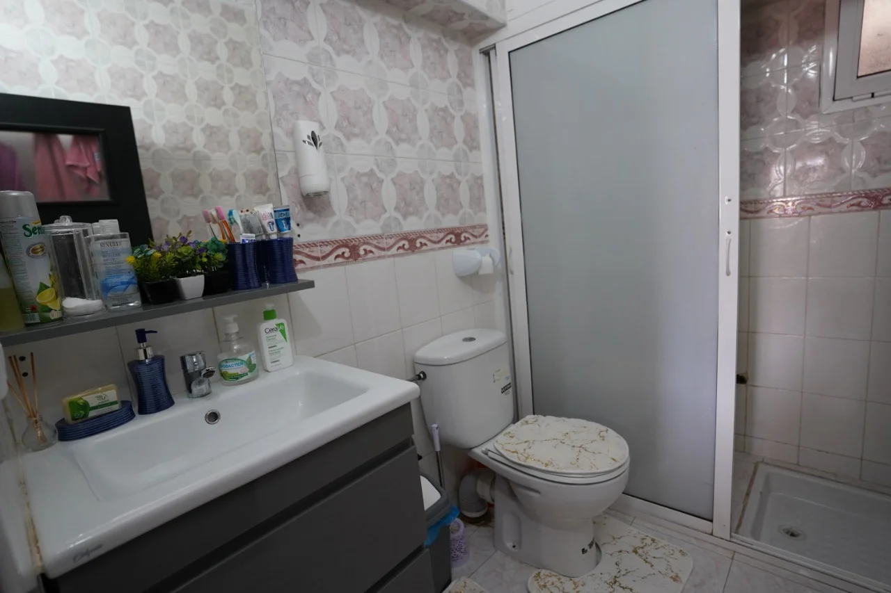 Appartement parfait à vendre à Tétouan 3 salons 4ème étage 81 mètres