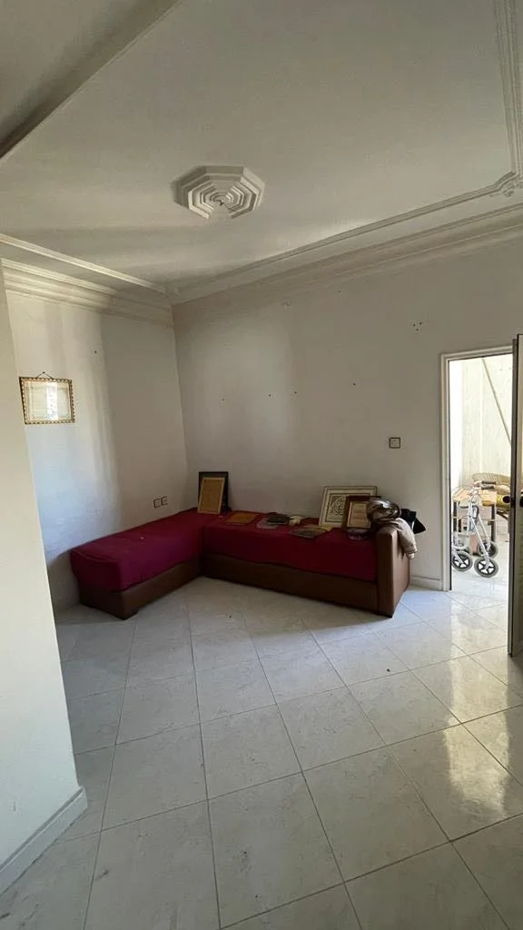 Appartement à vendre à tetouan salon 2 chambre balcon 4ème étage 77 mètres