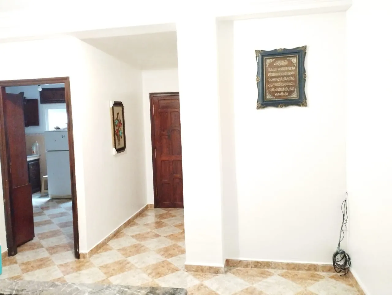 Appartement titré à vendre au troisième étage, composé de 2 chambres et un salon