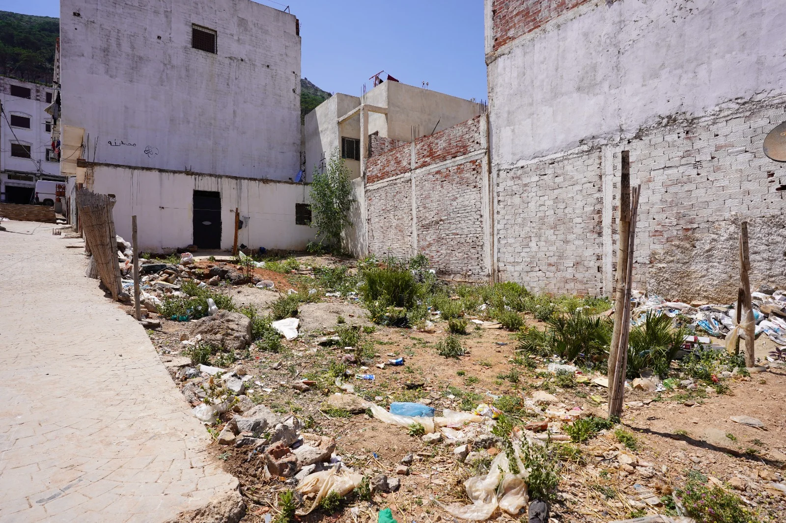 Terrain à vendre à Tétouan, équipé en eau et électricité, 88 mètres