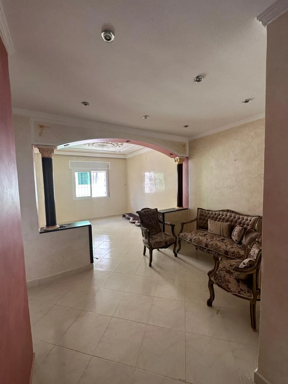 Charmant appartement à vendre à Tétouan  3e étage, 2 façades,  sans ascenseur