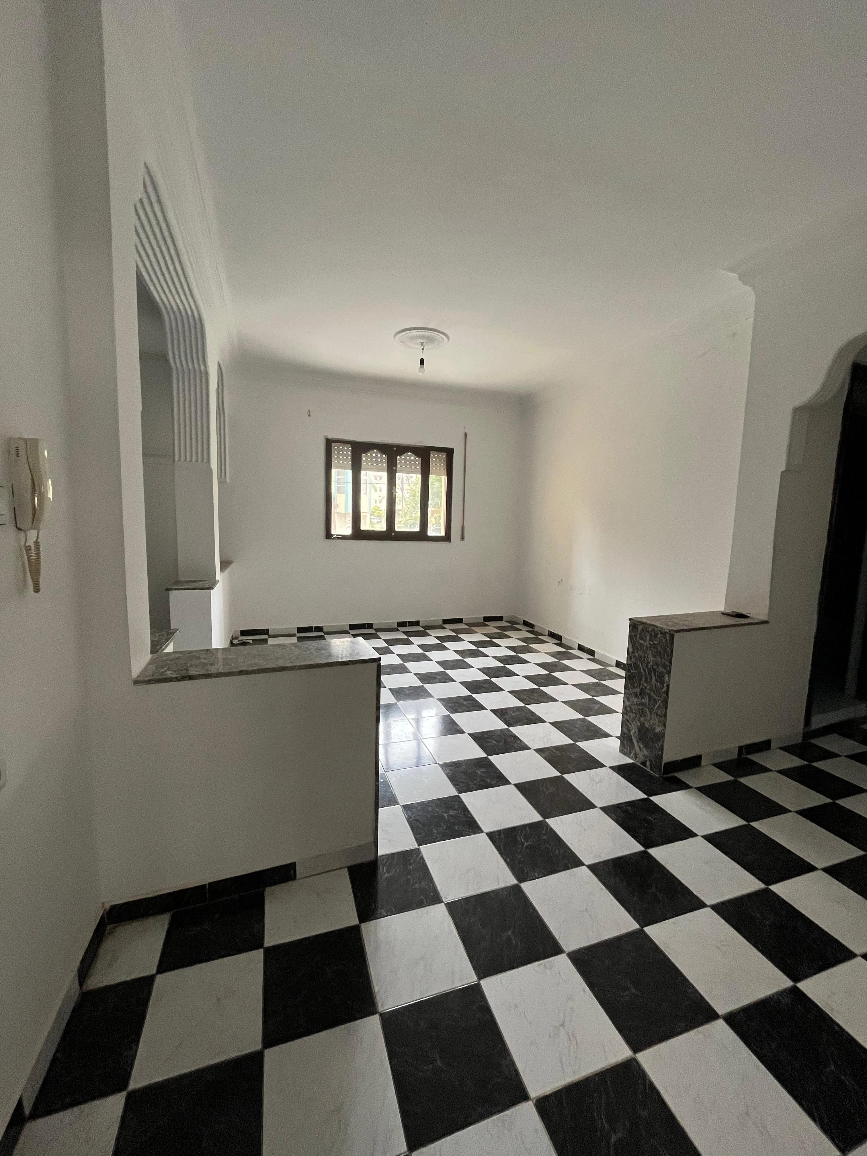 Appartement à Louer à Tétouan   1er Étage, 3 Chambres et 2 Salons