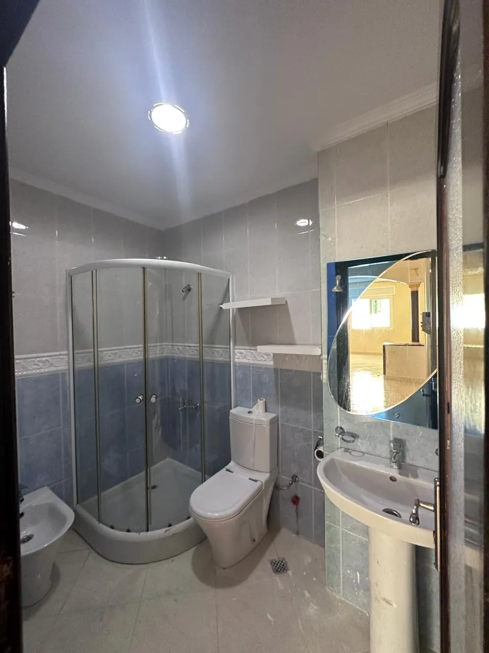 Charmant appartement à vendre à Tétouan  3e étage, 2 façades,  sans ascenseur