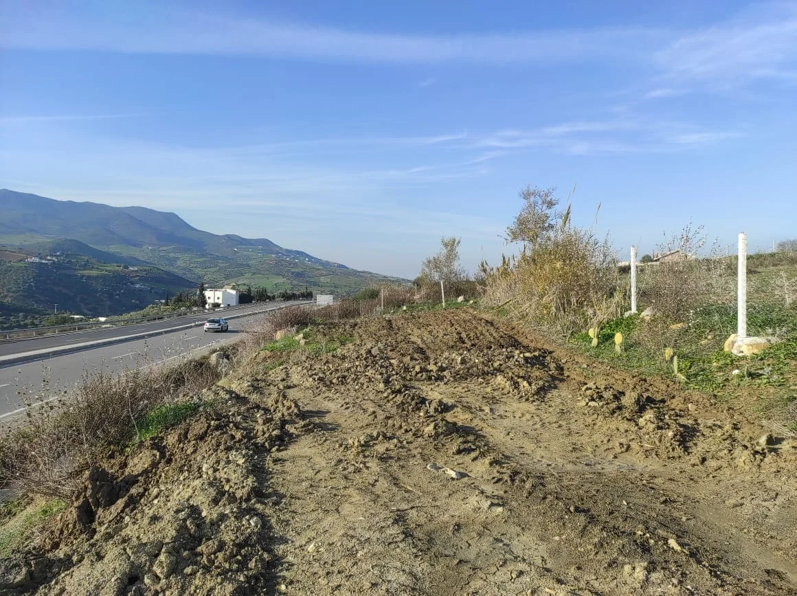 Terrain Agriculture a vendre a cote de tétouan 2341 m² 4 facades Titrée Villa R3