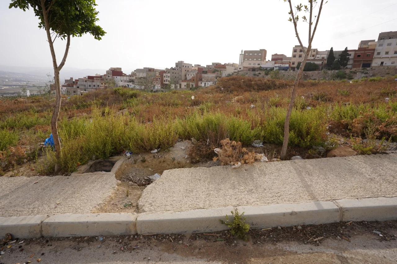 Un terrain à vendre dans la ville de Tétouan, équipé en eau et électricité 70 m²