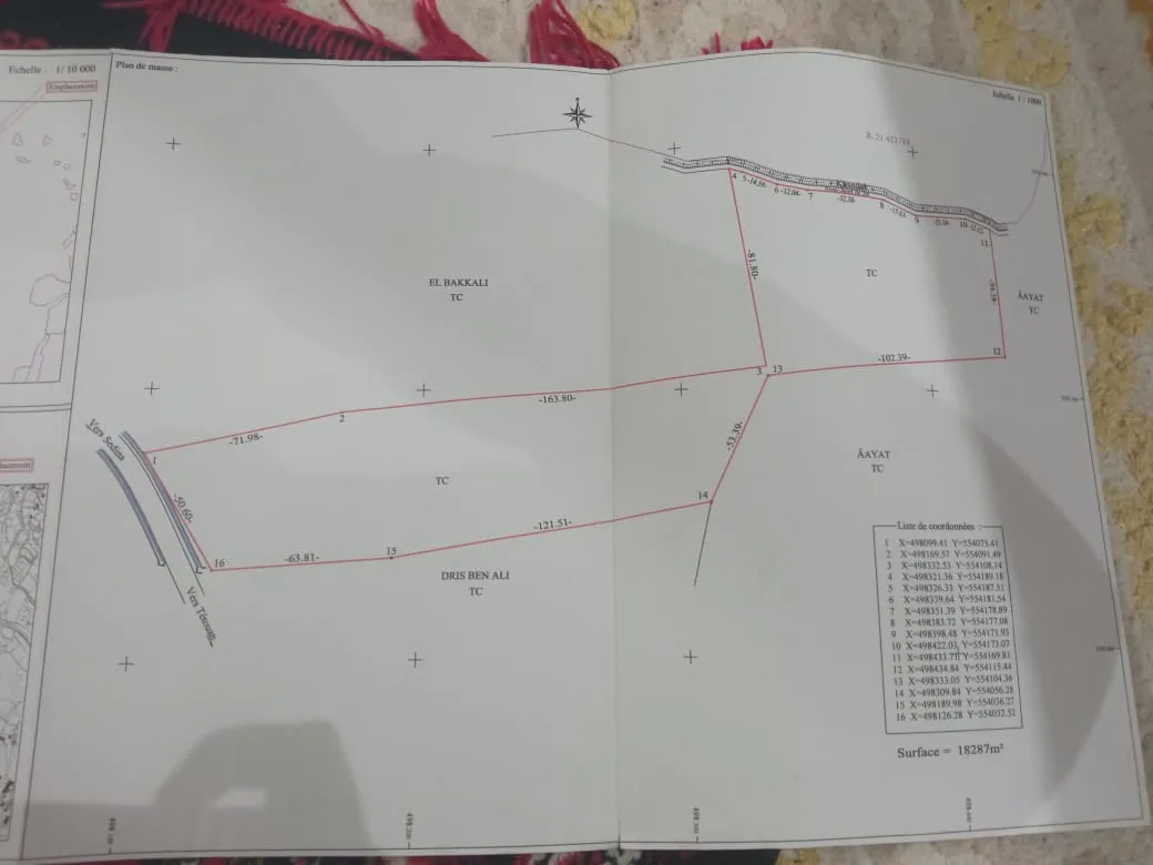 Terrain  à vendre à Tétouan, d’une superficie de 18 287 m², avec deux façad