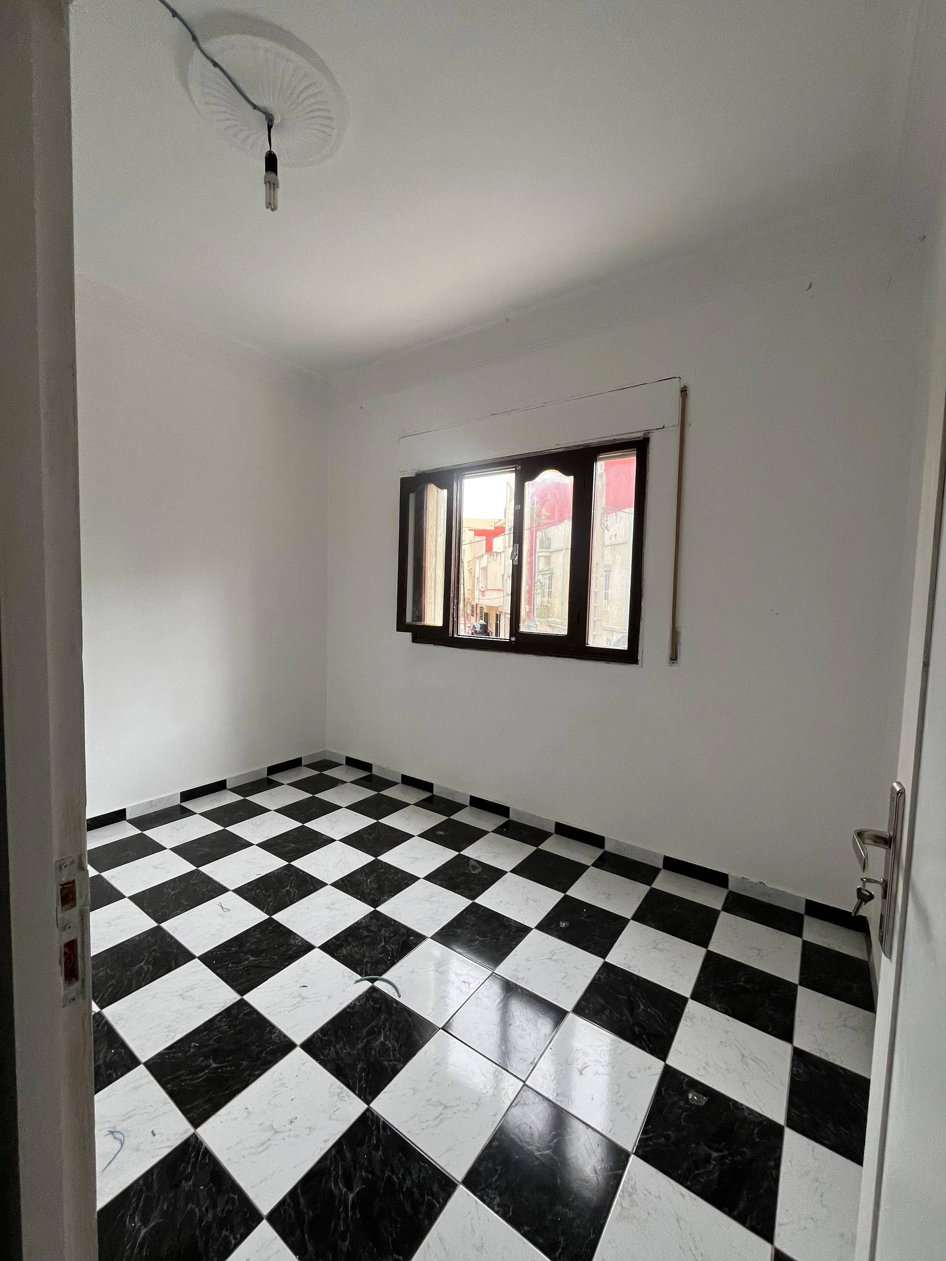 Appartement à Louer à Tétouan   1er Étage, 3 Chambres et 2 Salons