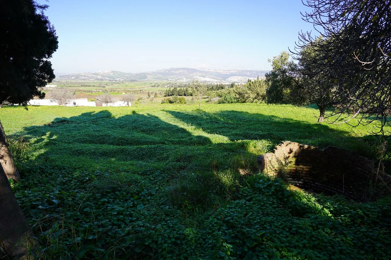 Terrain à vendre à ben qarich, 3500 mètres, convenant à la construction, propriété