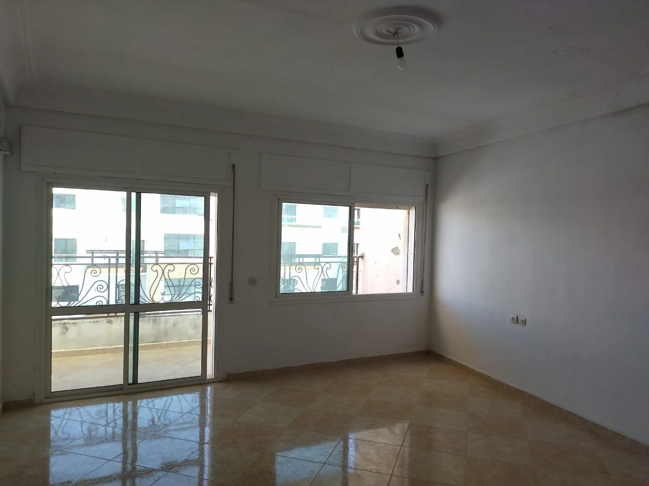 appartement de luxe A vendre au centre de Tétouan a72m 2 salon 3 chambre 8 étage