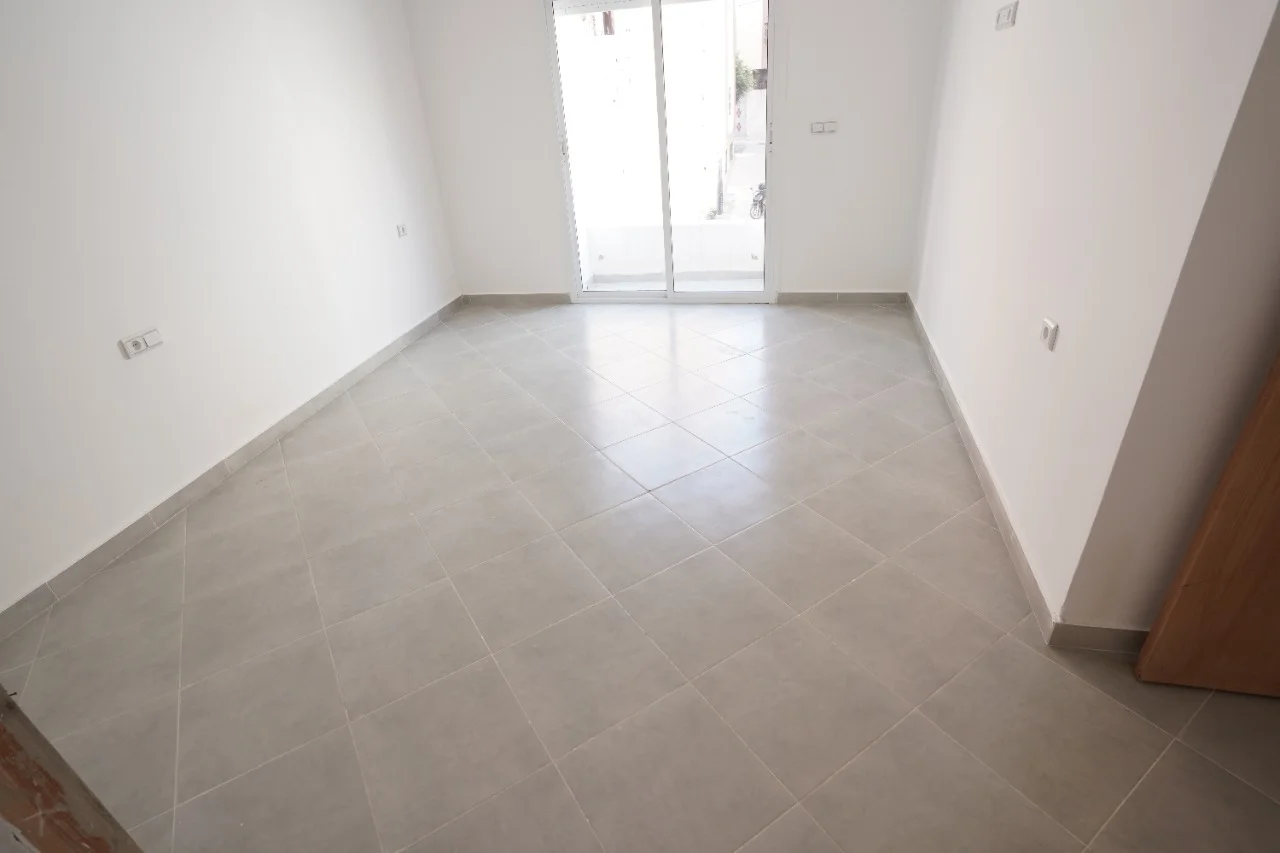 Appartement à vendre à tetouan avec un beau design 2 chambre salon 1èr étg 75 m²