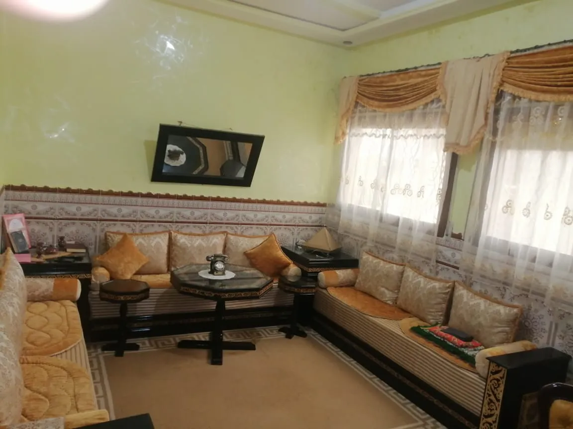 Appartement à vendre à Tétouan, rez-de-chaussée, 2 chambres, superficie 75