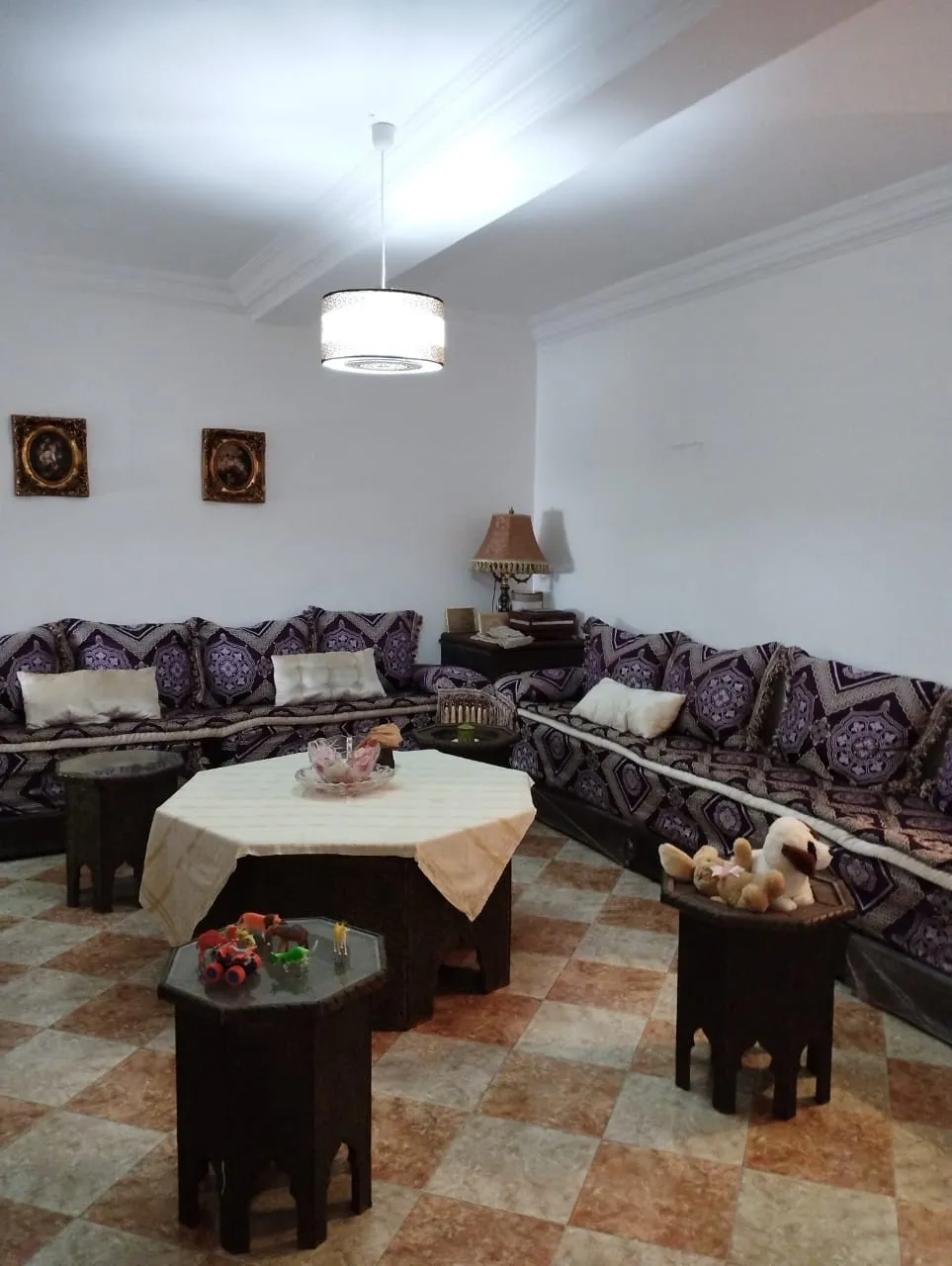 Appartement titré à vendre au troisième étage, composé de 2 chambres et un salon