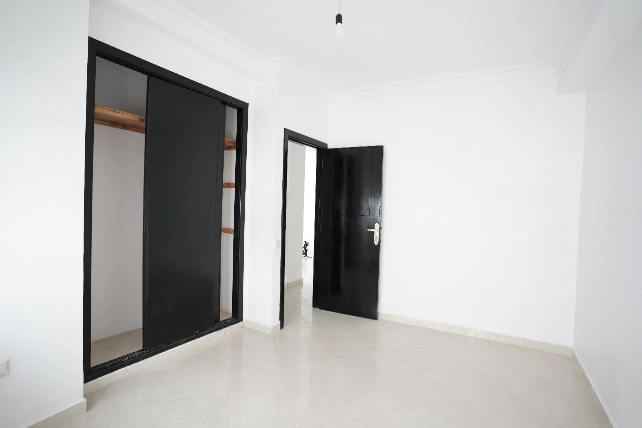 Appartement à vendre à Tétouan 3 chambres 2 salon 2 balcon 2ème étage 83 M²