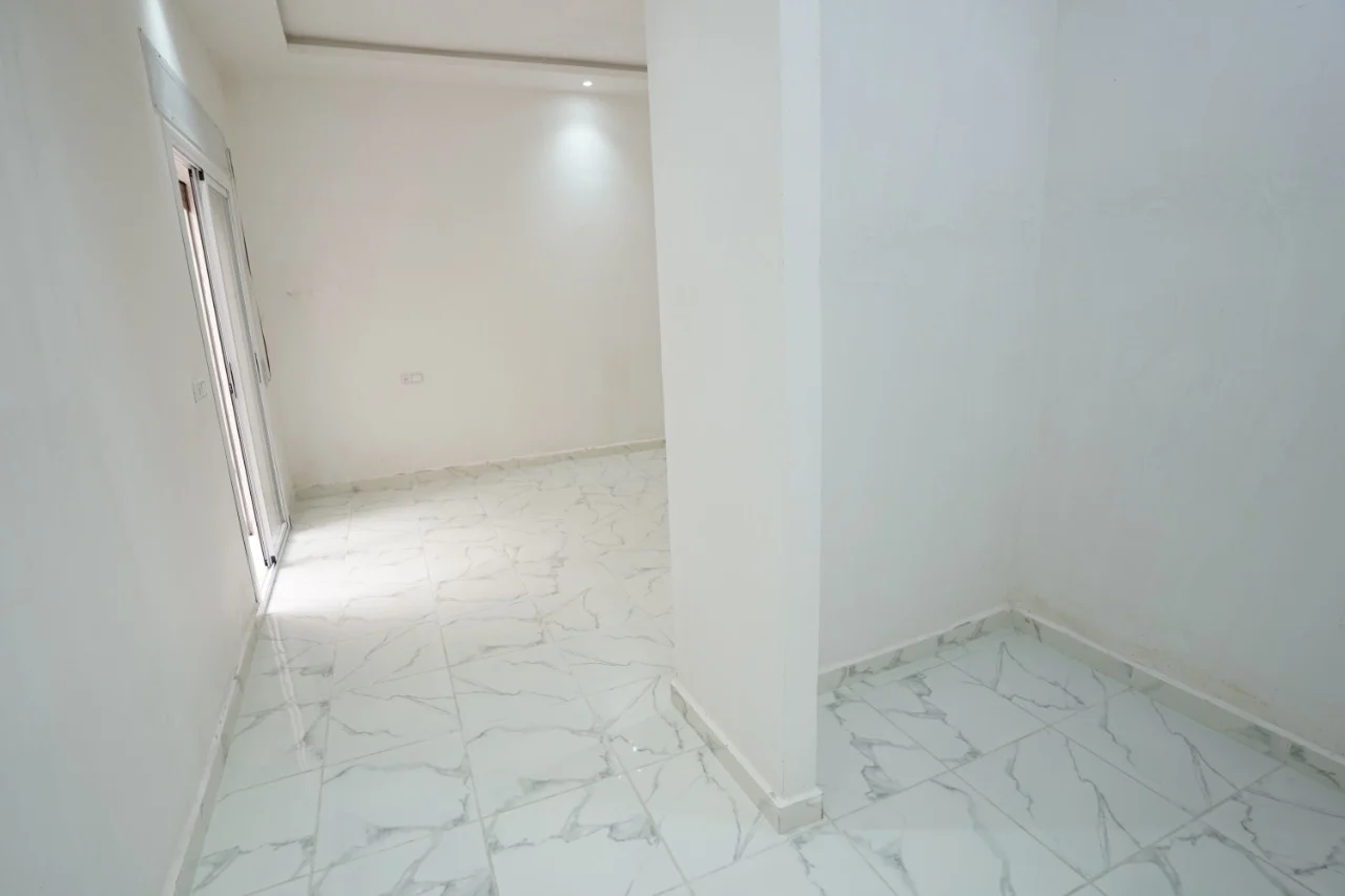 Appartement parfait à vendre à Tétouan 3 chambres 3 salons 155 mètres 1èr étage 