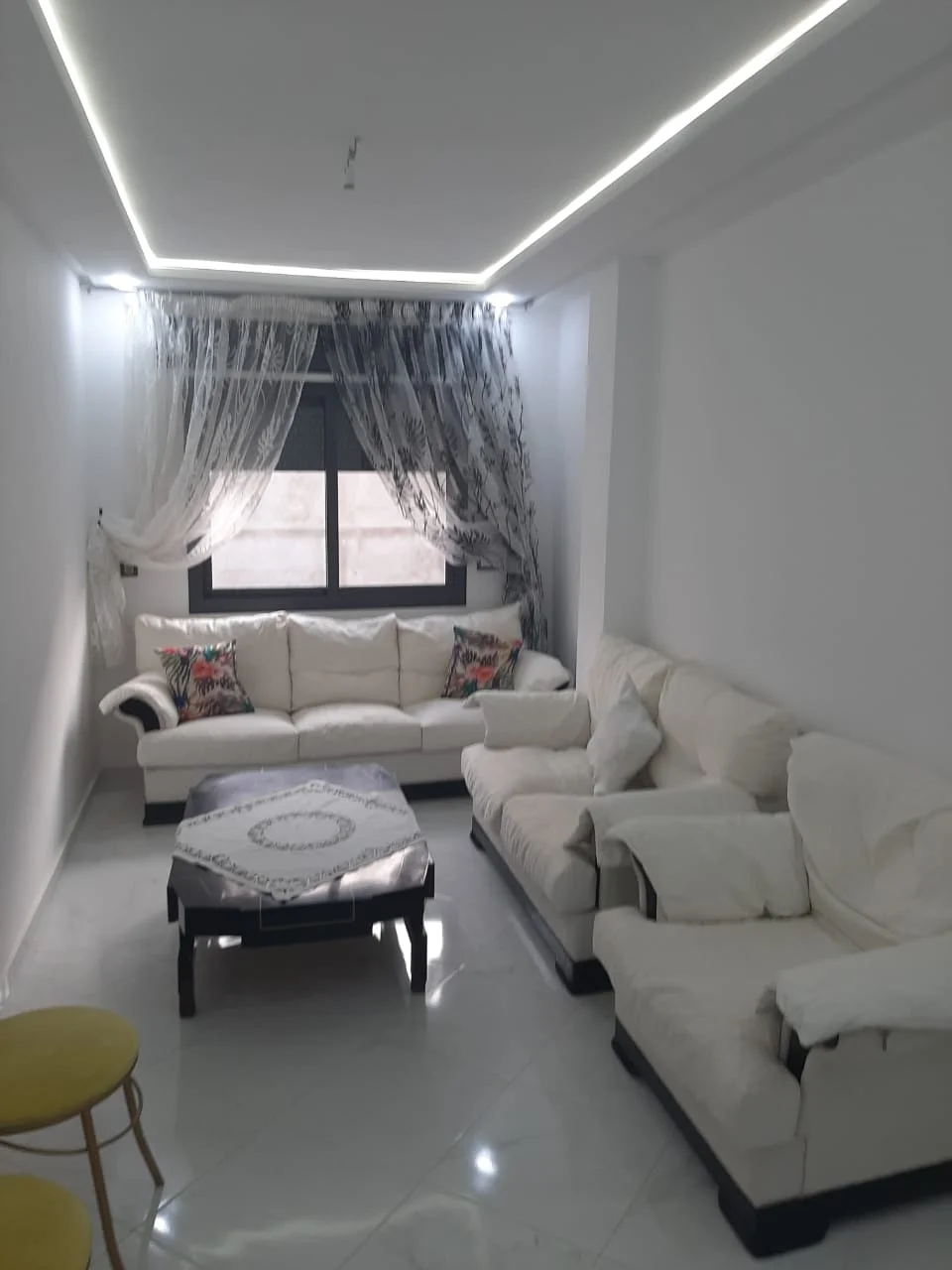 Appartement à louer à tetouan 2 chambre salon 60 mètres 2 ème étage