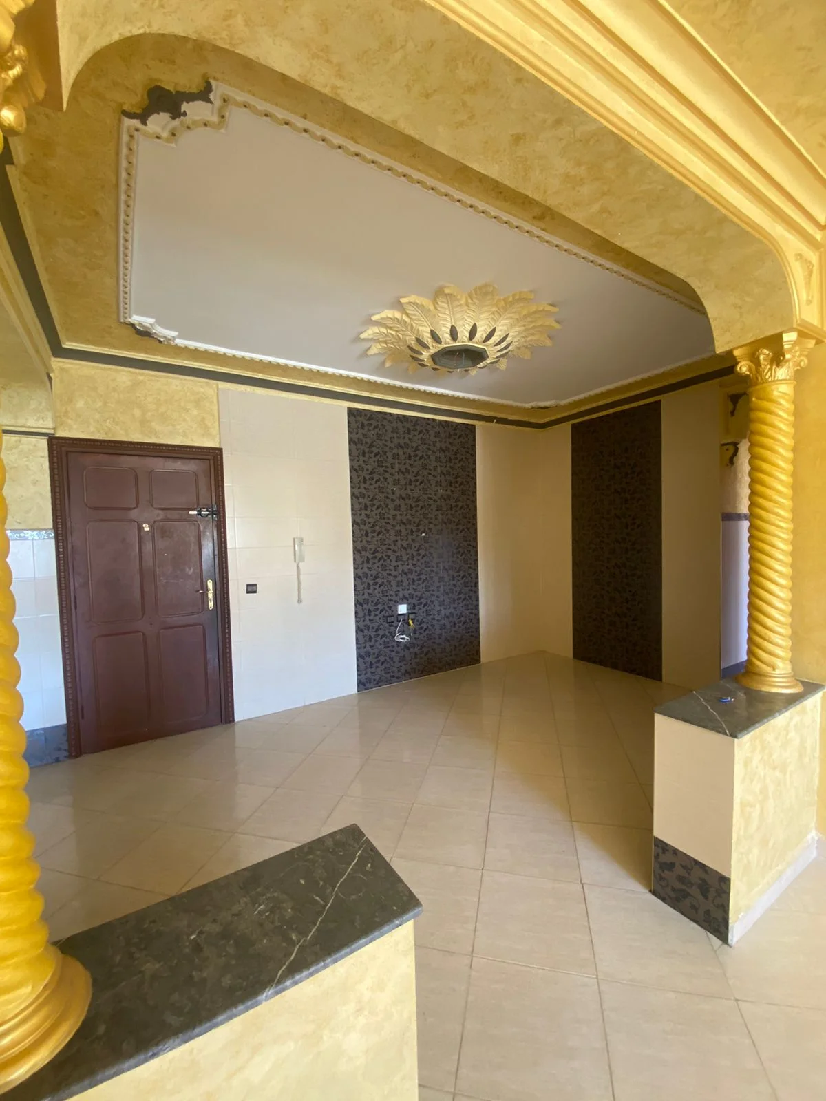 Bel appartement à vendre à Tétouan, d'une superficie de 77 m, avec 2 chambres 