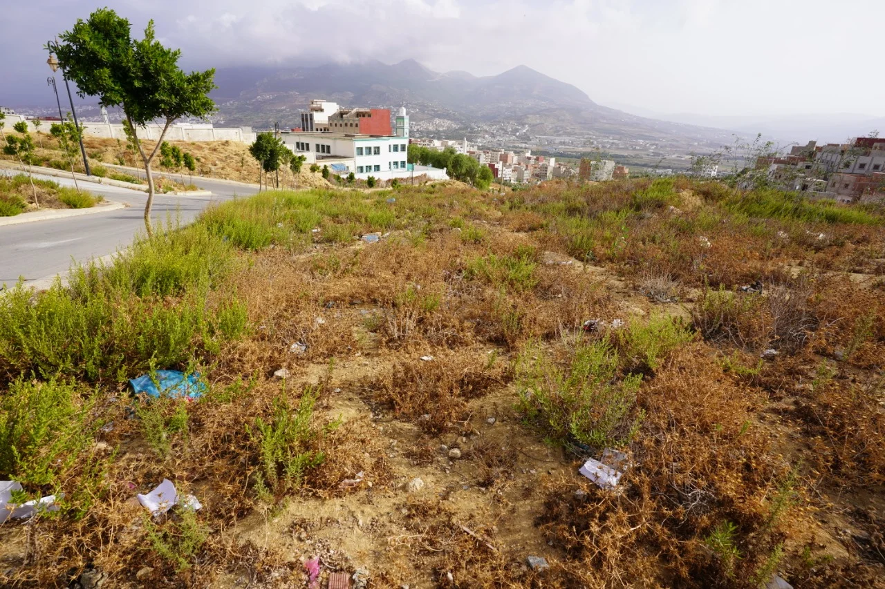 Un terrain à vendre dans la ville de Tétouan, équipé en eau et électricité 70 m²