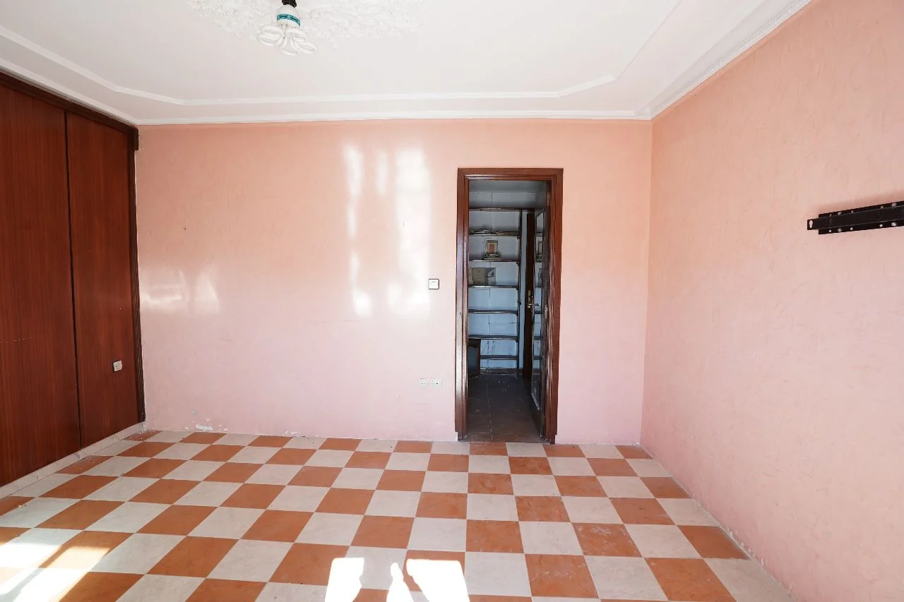 Duplex à vendre dans la ville de Tétouan 5 chambres 3 salons 4 balcons 300 M² 