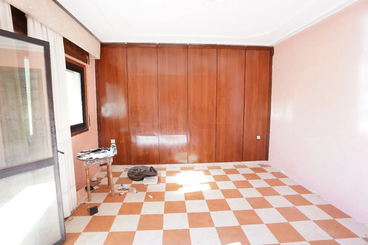 Duplex à vendre dans la ville de Tétouan 5 chambres 3 salons 4 balcons 300 M² 