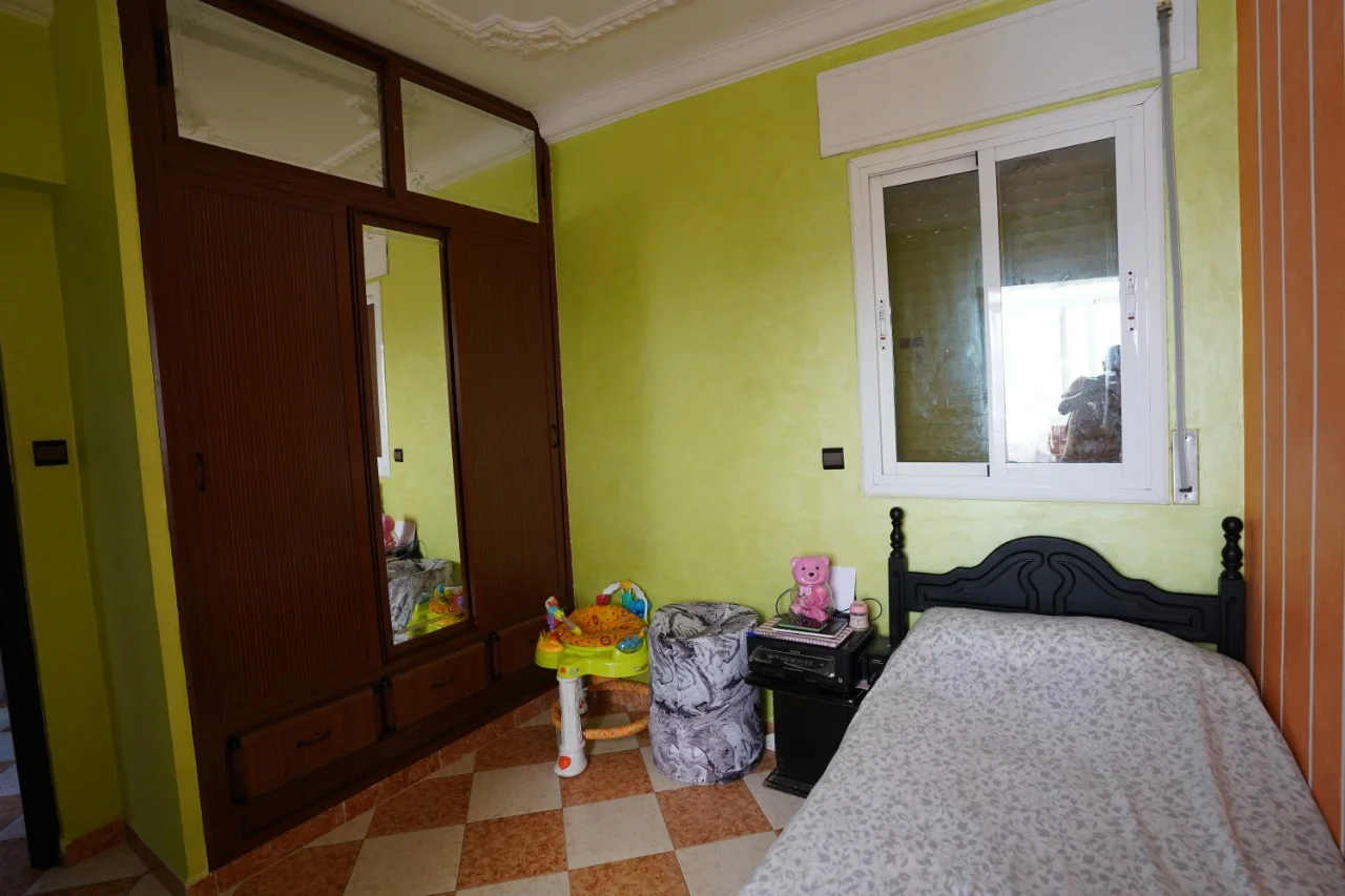 Appartement parfait à vendre à Tétouan 3 salons 4ème étage 81 mètres