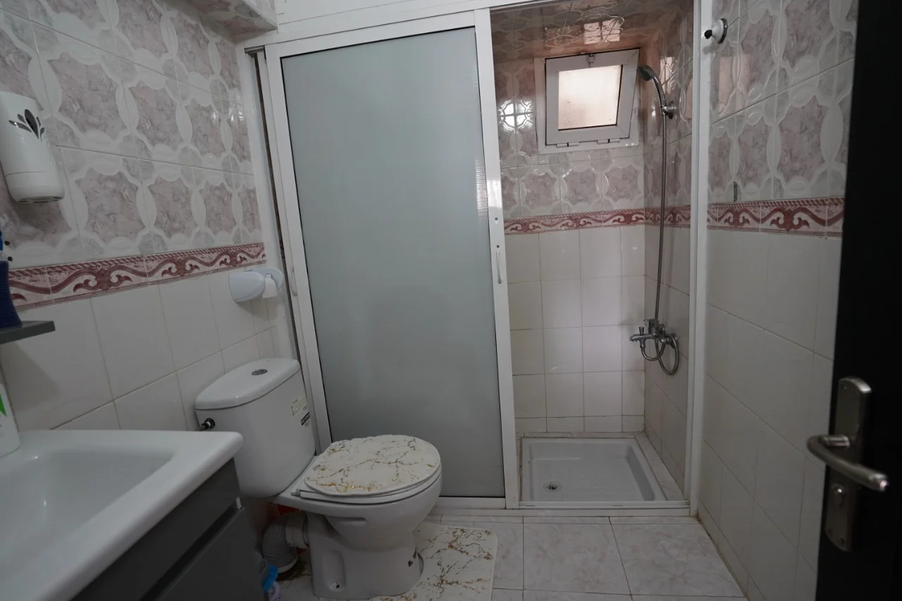 Appartement parfait à vendre à Tétouan 3 salons 4ème étage 81 mètres