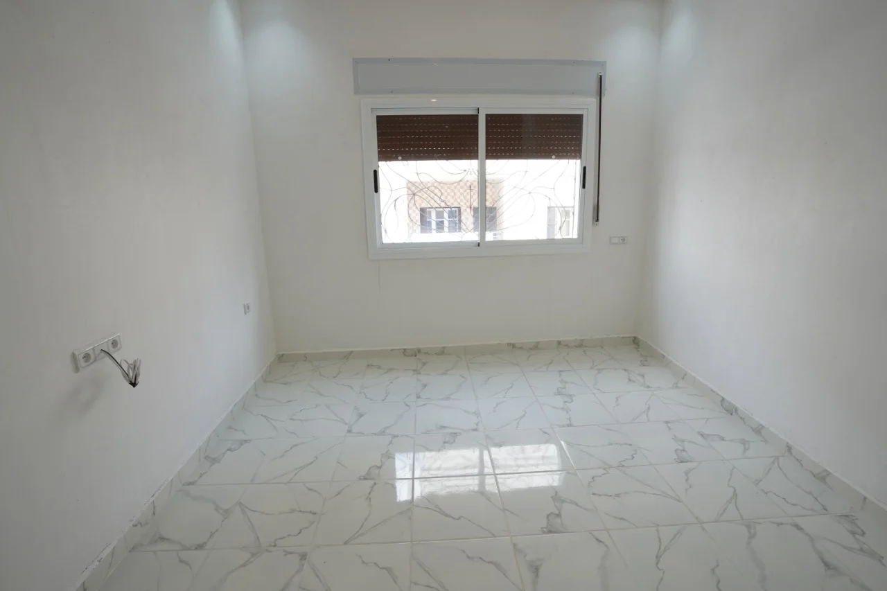 Appartement parfait à vendre à Tétouan 3 chambres 3 salons 155 mètres 1èr étage 