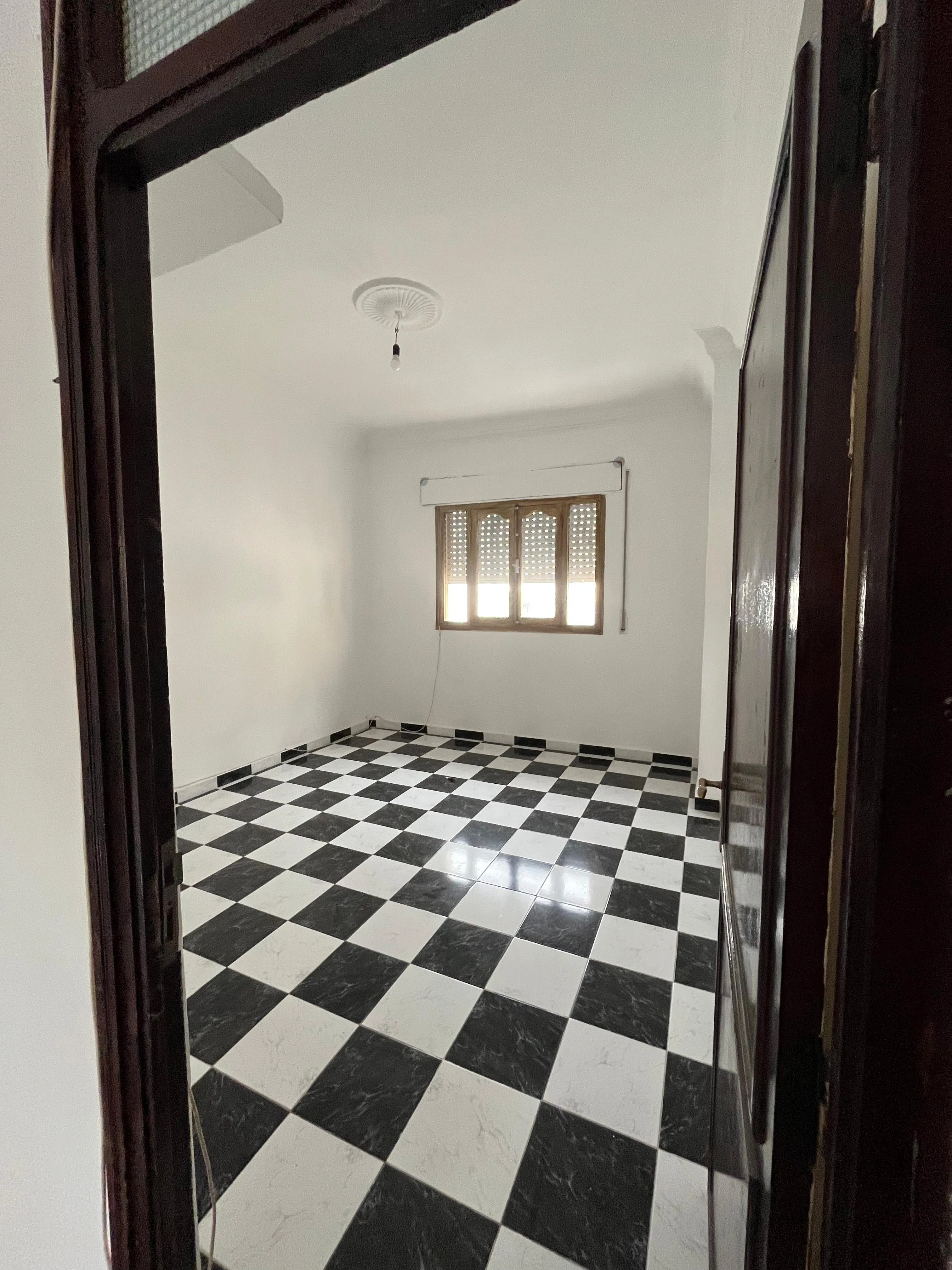 Appartement à Louer à Tétouan   1er Étage, 3 Chambres et 2 Salons
